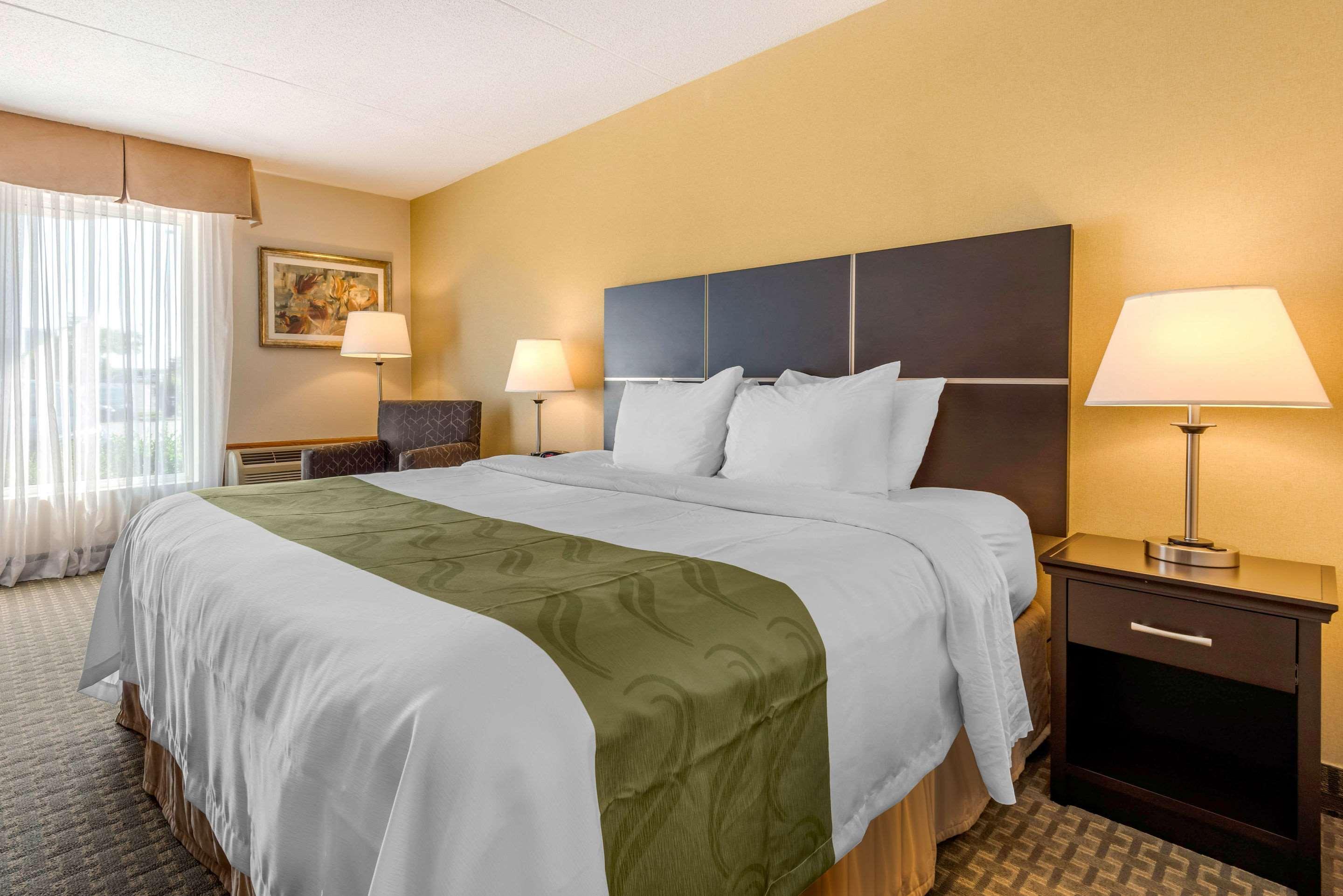 Quality Inn & Suites Brampton Kültér fotó