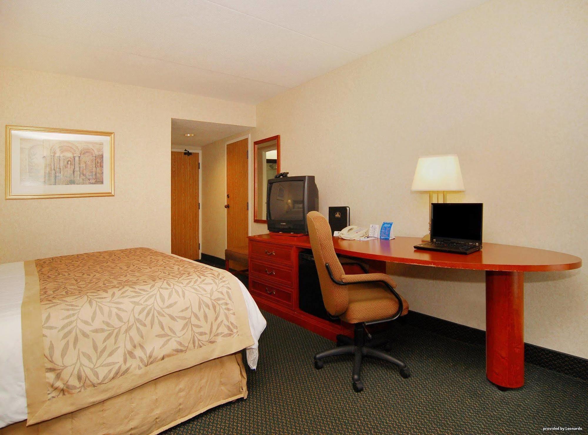 Quality Inn & Suites Brampton Kültér fotó