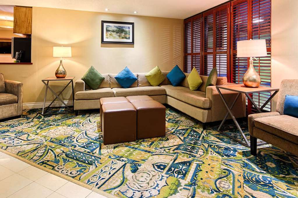 Quality Inn & Suites Brampton Beltér fotó